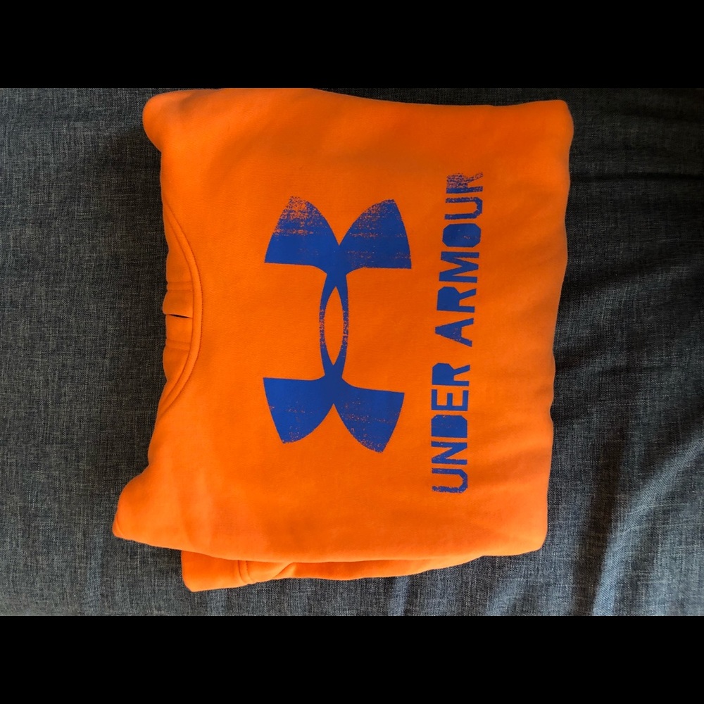 Under Armor sweatshirt